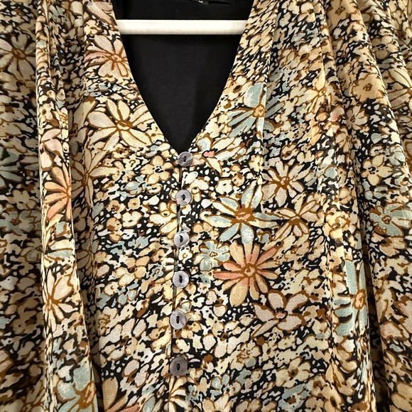 Lulus Season Of Blooms Cream Multi Floral Print Balloon Sleeve Top Beige - Picture 4 of 5